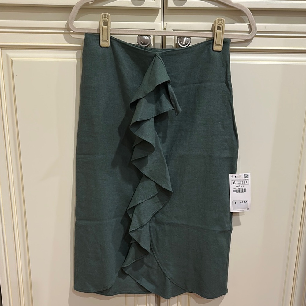 Zara Green Ruffled Pencil Skirt